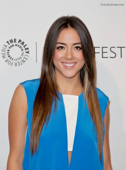 Chloe Bennet photo 13 of 841