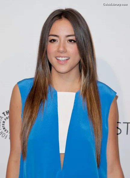 Chloe Bennet photo 18 of 841