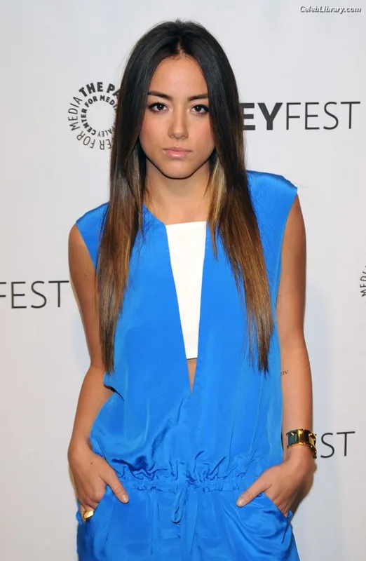 Chloe Bennet photo 10 of 841