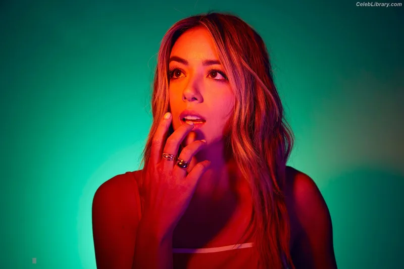 Chloe Bennet photo 3 of 841