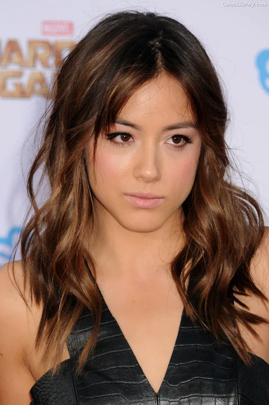 Chloe Bennet photo 4 of 841
