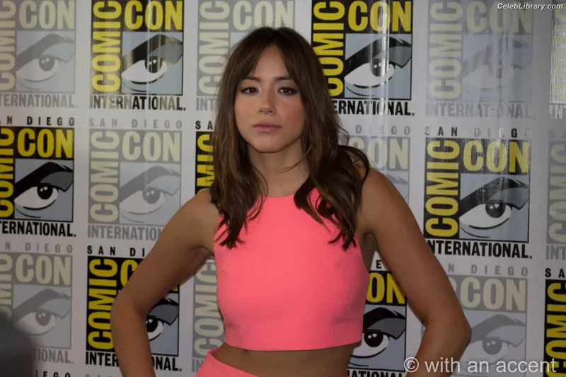 Chloe Bennet photo 10 of 841