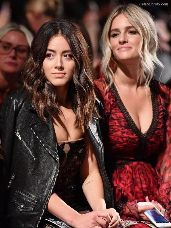 Chloe Bennet photo 15 of 841