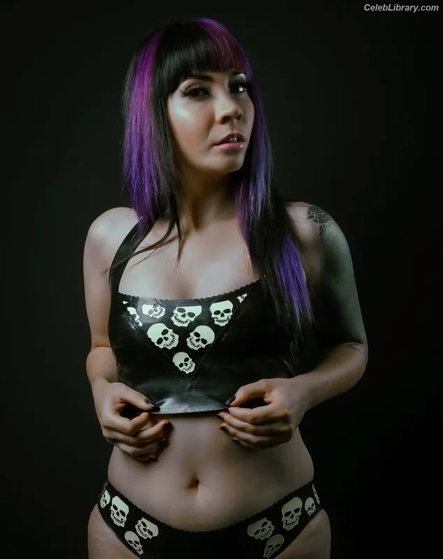 Chloe Drinkwater photo 7 of 989