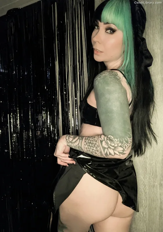 Chloe Drinkwater photo 14 of 989