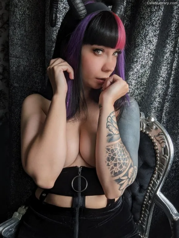 Chloe Drinkwater photo 8 of 989