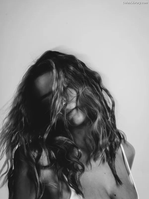 Chloe East photo 12 of 183