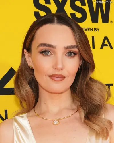 Chloe Fineman