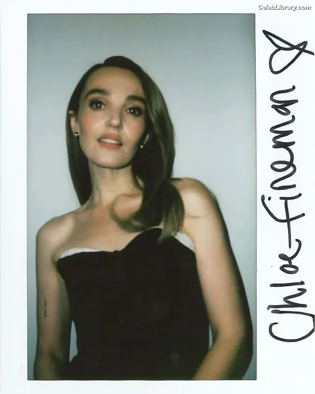 Chloe Fineman photo 9 of 283