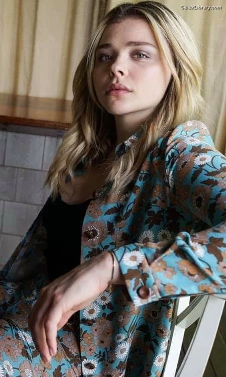 Chloë Grace Moretz photo 9 of 1748