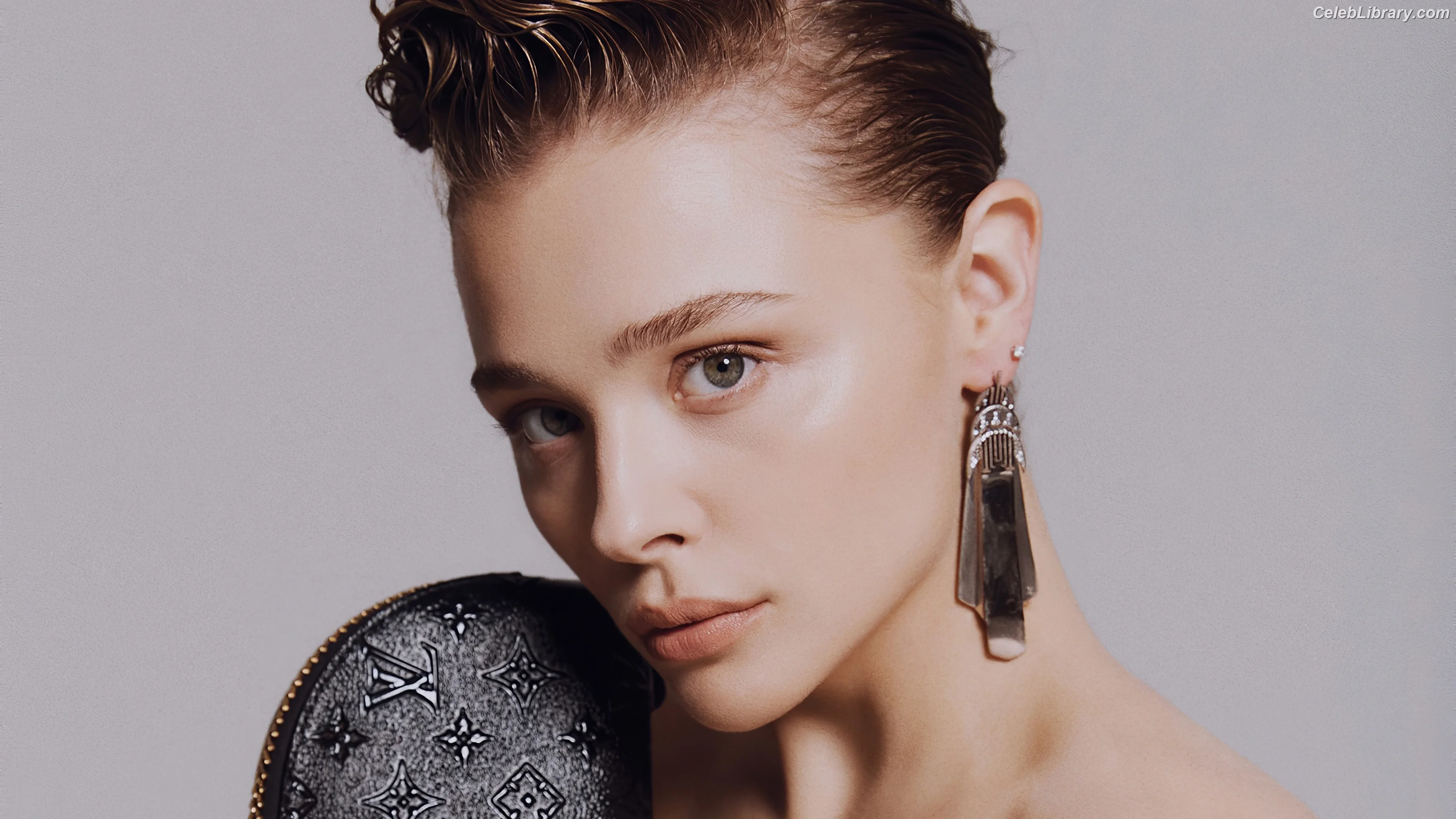 Chloë Grace Moretz photo 18 of 1748