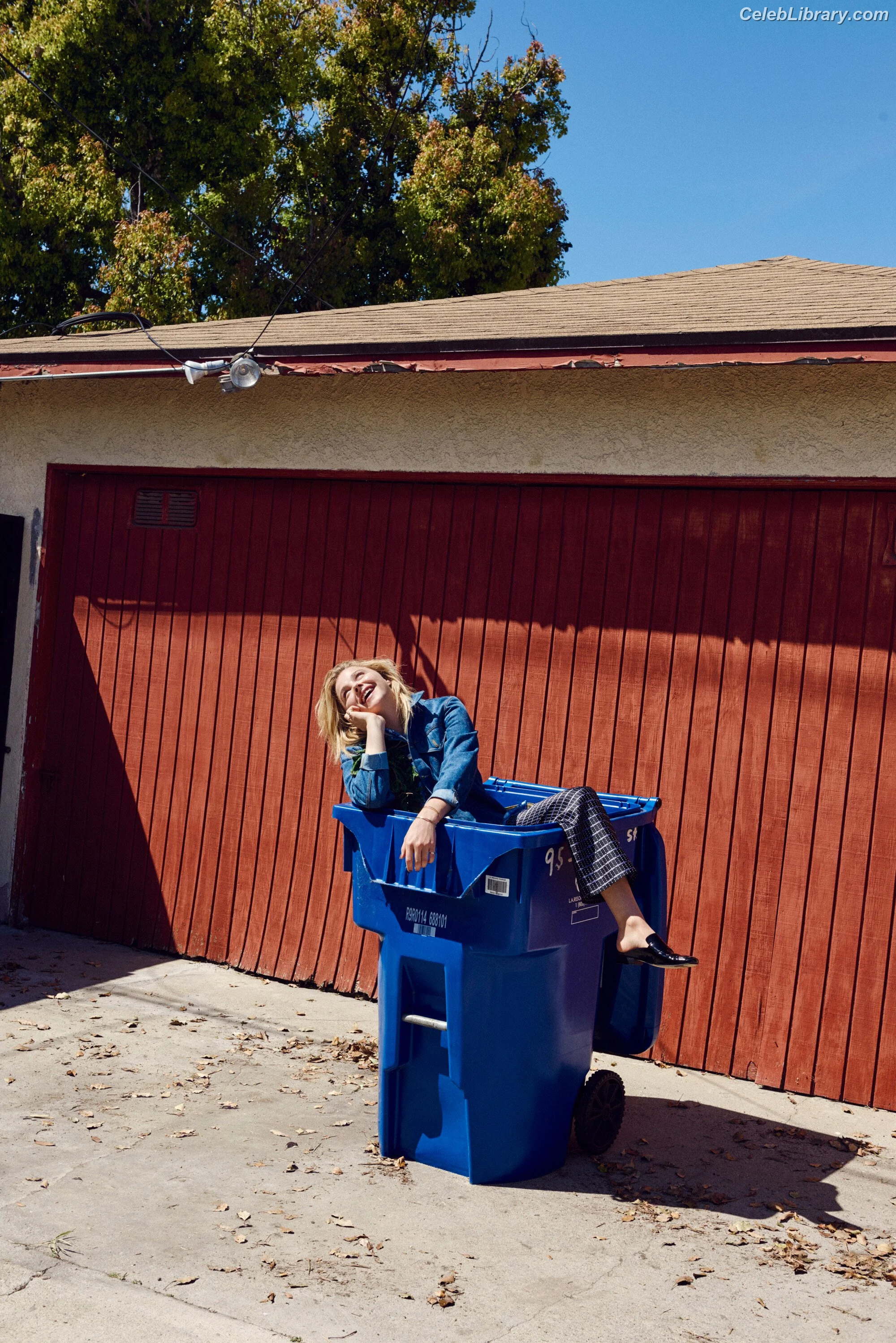 Chloë Grace Moretz photo 2 of 1748