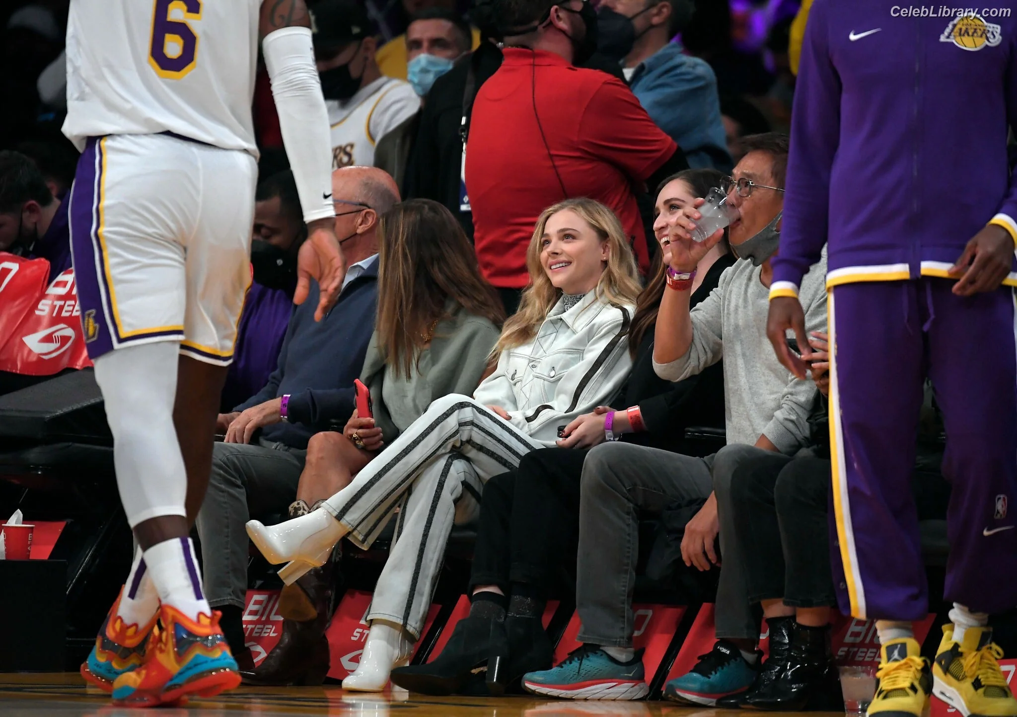 Chloë Grace Moretz photo 7 of 1748