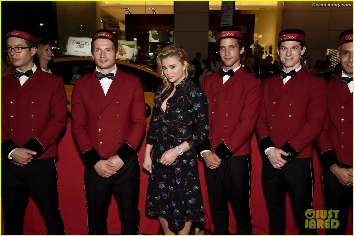 Chloë Grace Moretz photo 17 of 1748