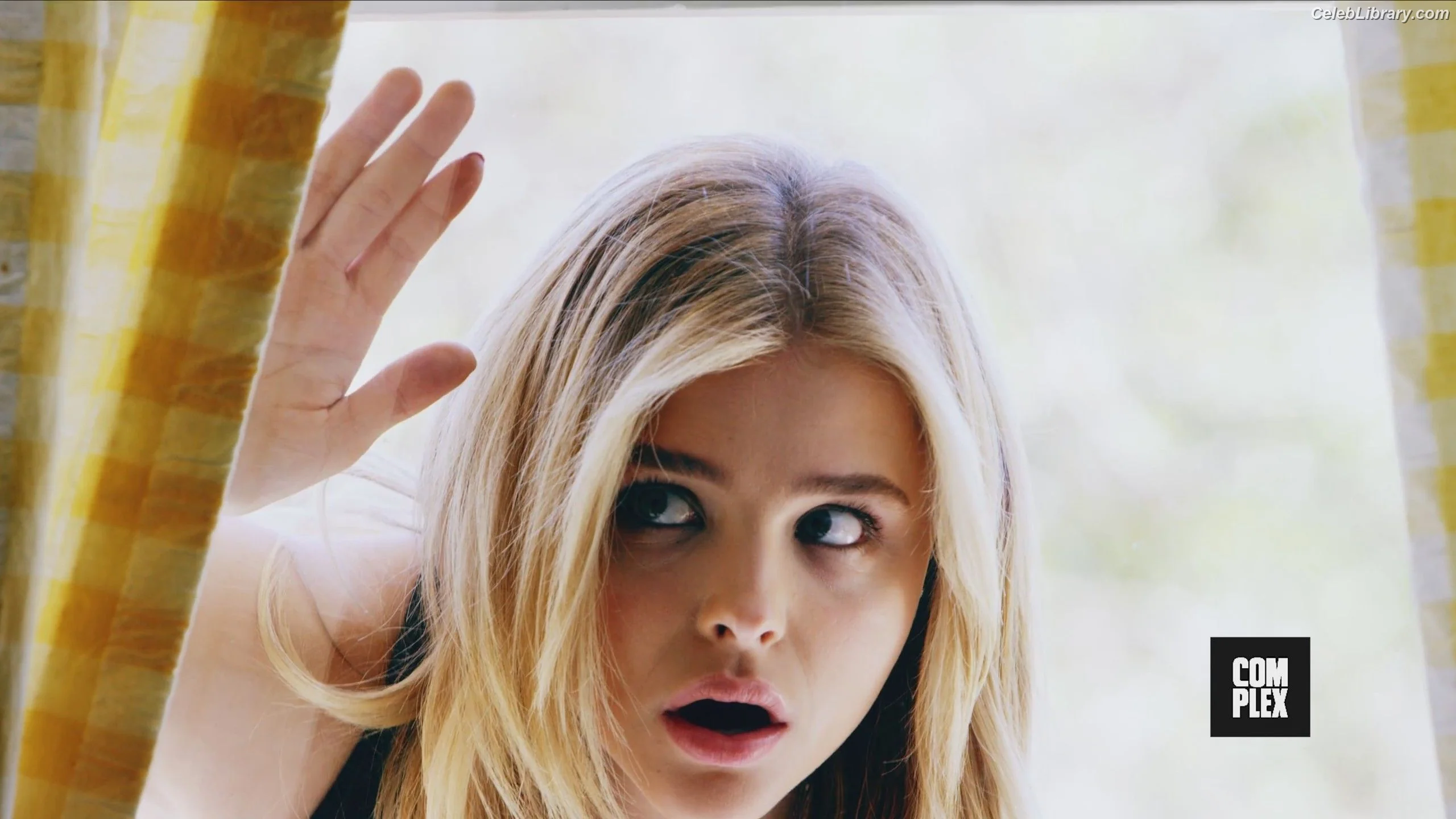 Chloë Grace Moretz photo 14 of 1748