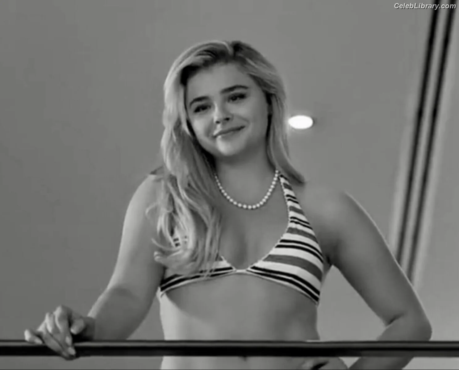 Chloë Grace Moretz photo 2 of 1748