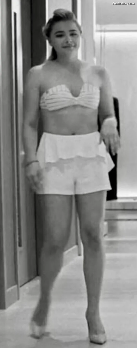 Chloë Grace Moretz photo 11 of 1748