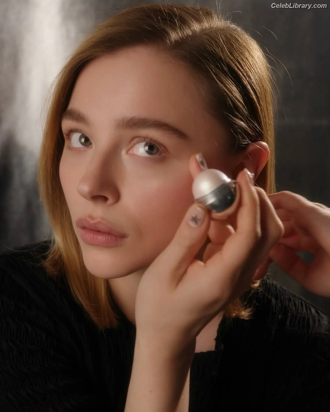 Chloë Grace Moretz photo 22 of 1748