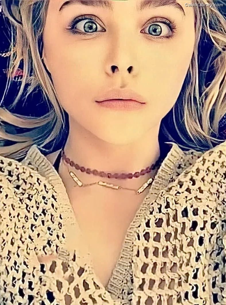 Chloë Grace Moretz photo 14 of 1748