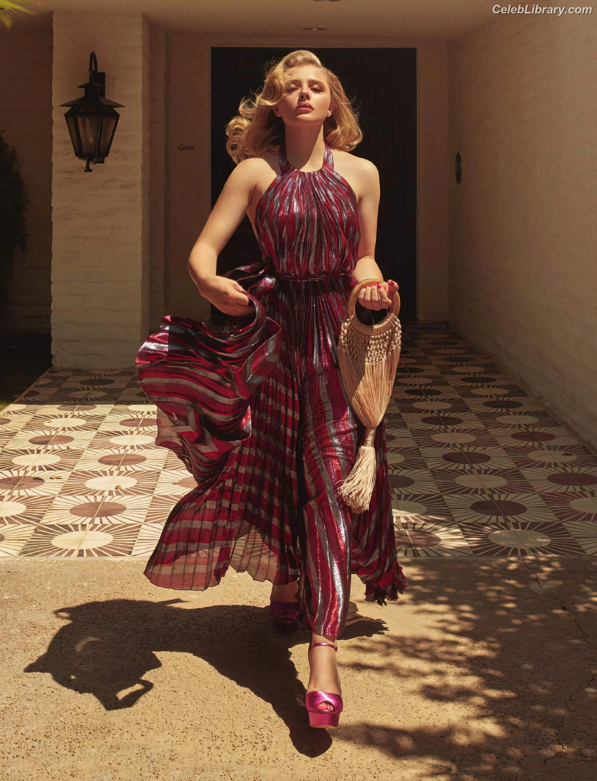 Chloë Grace Moretz photo 18 of 1748