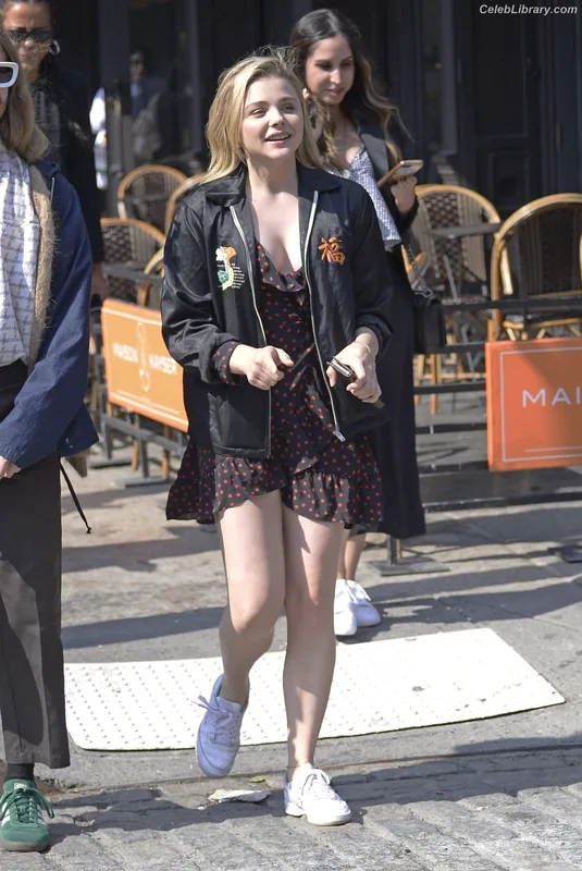 Chloë Grace Moretz photo 16 of 1749