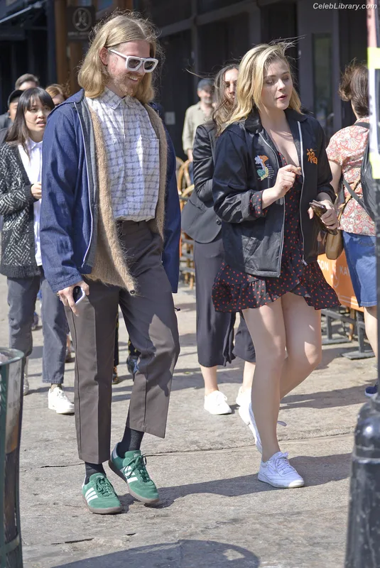 Chloë Grace Moretz photo 17 of 1749