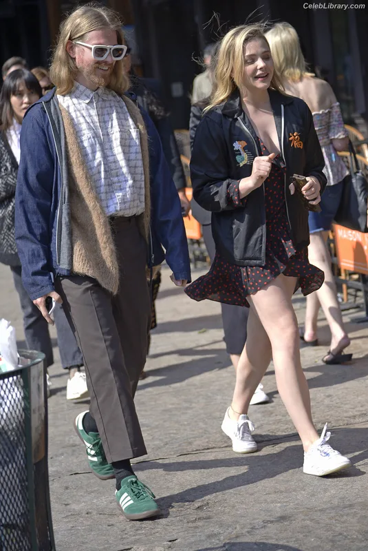 Chloë Grace Moretz photo 18 of 1749