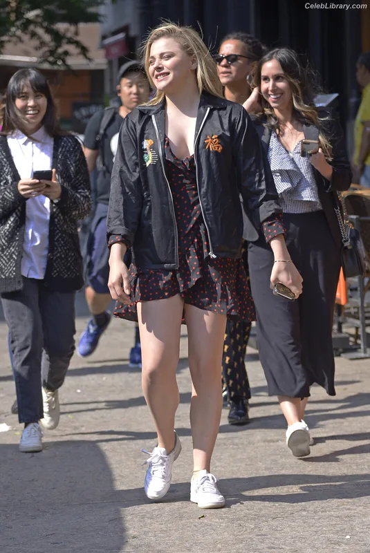 Chloë Grace Moretz photo 23 of 1749