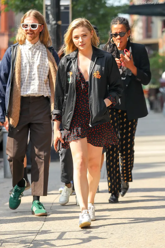 Chloë Grace Moretz photo 5 of 1749