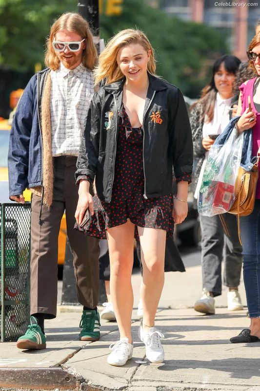 Chloë Grace Moretz photo 13 of 1749