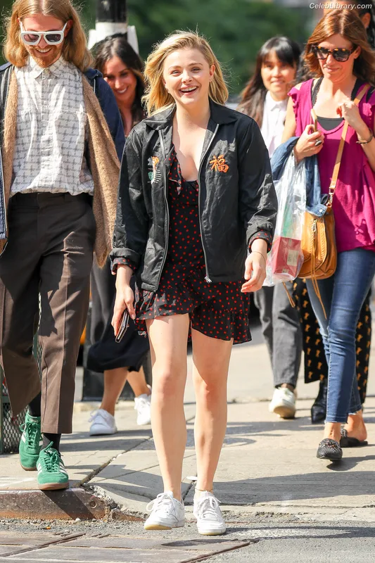 Chloë Grace Moretz photo 19 of 1749