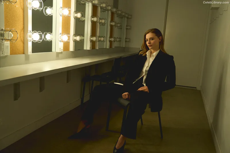 Chloë Grace Moretz photo 11 of 1749