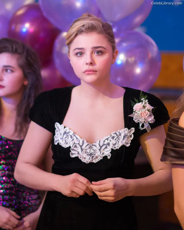 Chloë Grace Moretz photo 16 of 1749