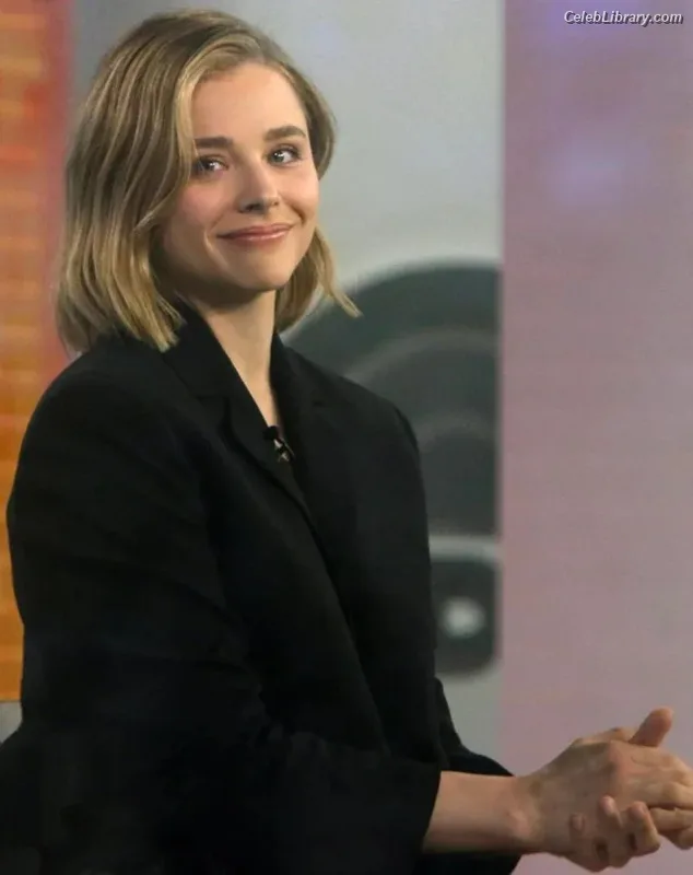 Chloë Grace Moretz photo 5 of 1749