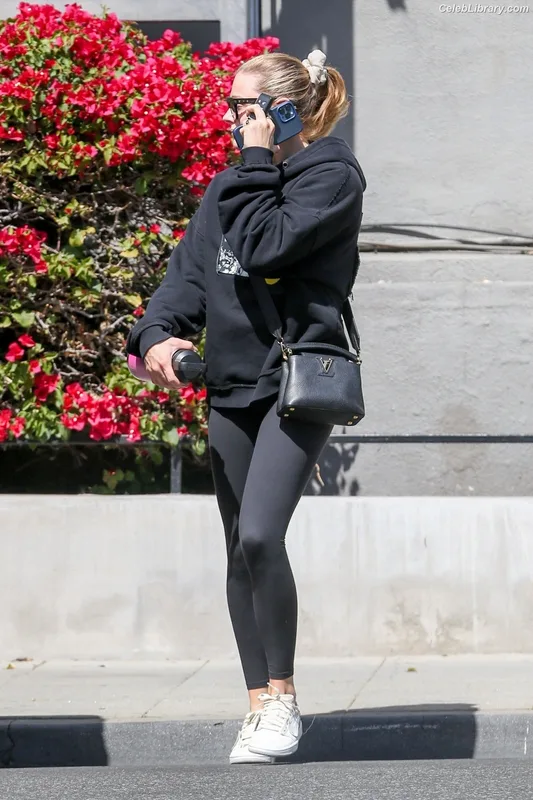 Chloë Grace Moretz photo 7 of 1749