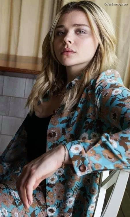 Chloë Grace Moretz photo 9 of 1749