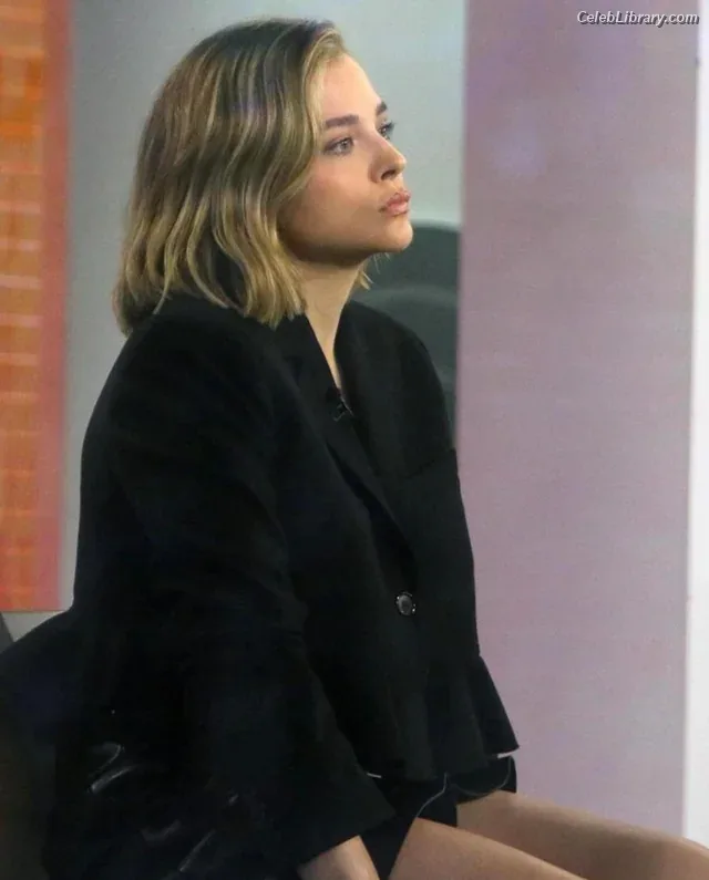 Chloë Grace Moretz photo 17 of 1749