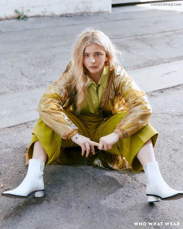 Chloë Grace Moretz photo 19 of 1749