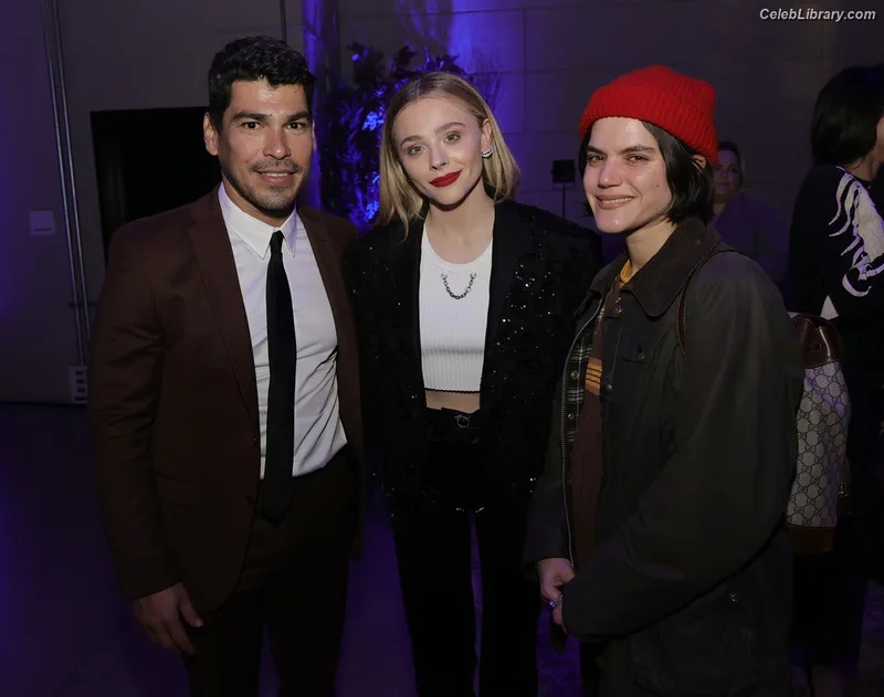 Chloë Grace Moretz photo 23 of 1749