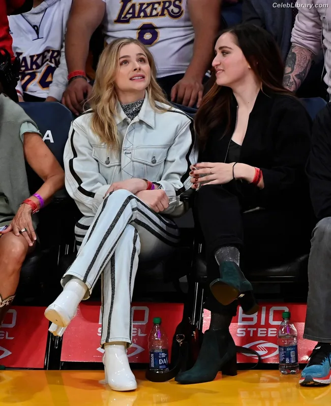 Chloë Grace Moretz photo 1 of 1749