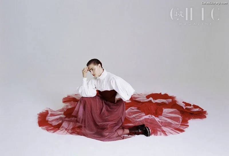 Chloë Grace Moretz photo 3 of 1749