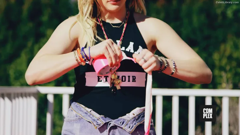 Chloë Grace Moretz photo 7 of 1749