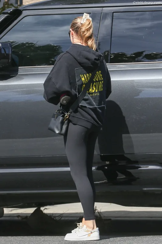 Chloë Grace Moretz photo 21 of 1749