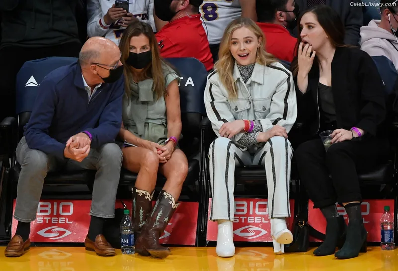 Chloë Grace Moretz photo 10 of 1749