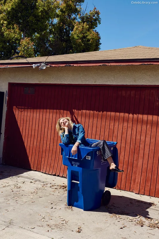 Chloë Grace Moretz photo 2 of 1749