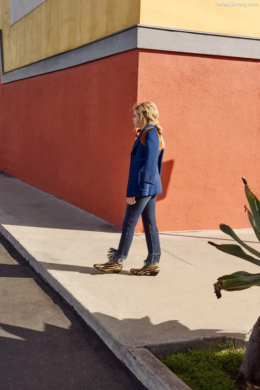 Chloë Grace Moretz photo 3 of 1749