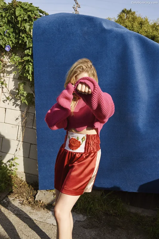 Chloë Grace Moretz photo 4 of 1749