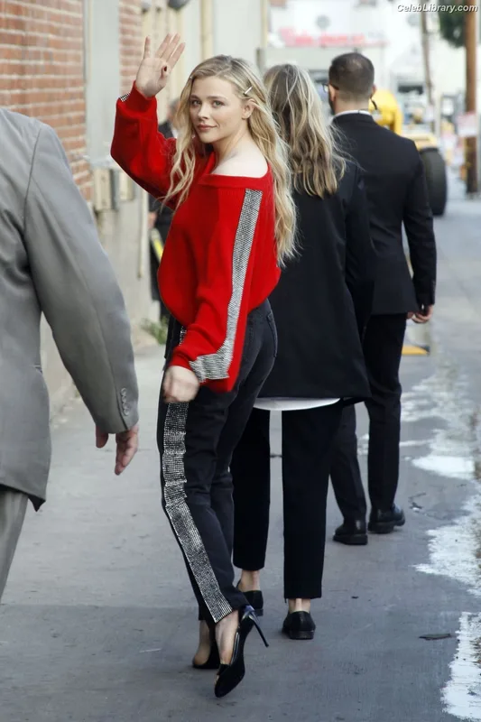 Chloë Grace Moretz photo 10 of 1749