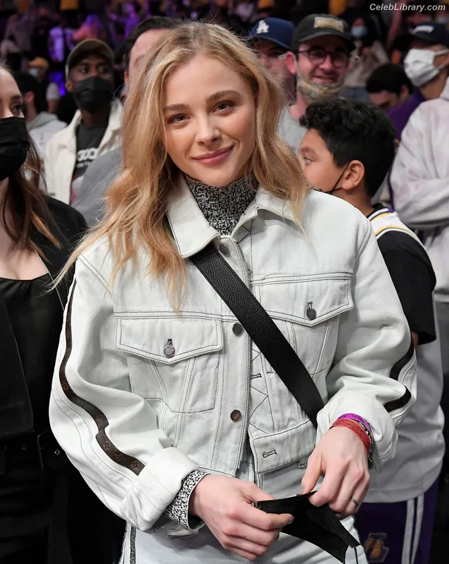 Chloë Grace Moretz photo 17 of 1749