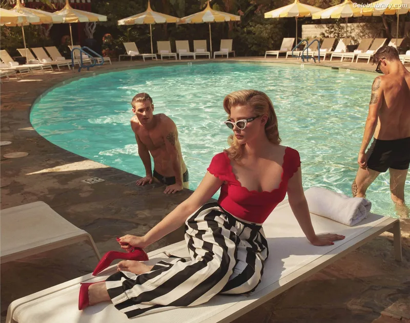 Chloë Grace Moretz photo 15 of 1749